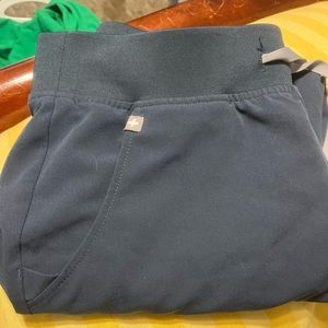 Zamora jogger scrub pants, small petite.